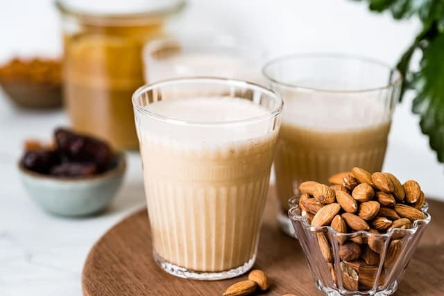 Susu Almond, Alternatif Sehat Tanpa Laktosa yang Baik untuk Jantung hingga Kulit Susu Almond, Alternatif Sehat Tanpa Laktosa yang Baik untuk Jantung hingga Kulit