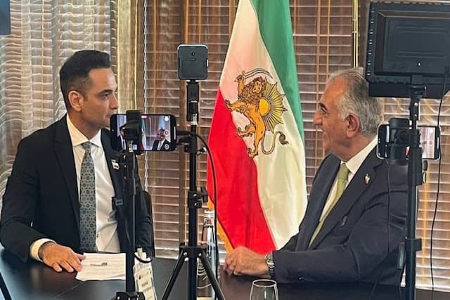 Reza Pahlevi Mengemis Bantuan Trump: Bantulah Rakyat Iran, Akhiri Republik Islam Reza Pahlevi Mengemis Bantuan Trump: Bantulah Rakyat Iran, Akhiri Republik Islam