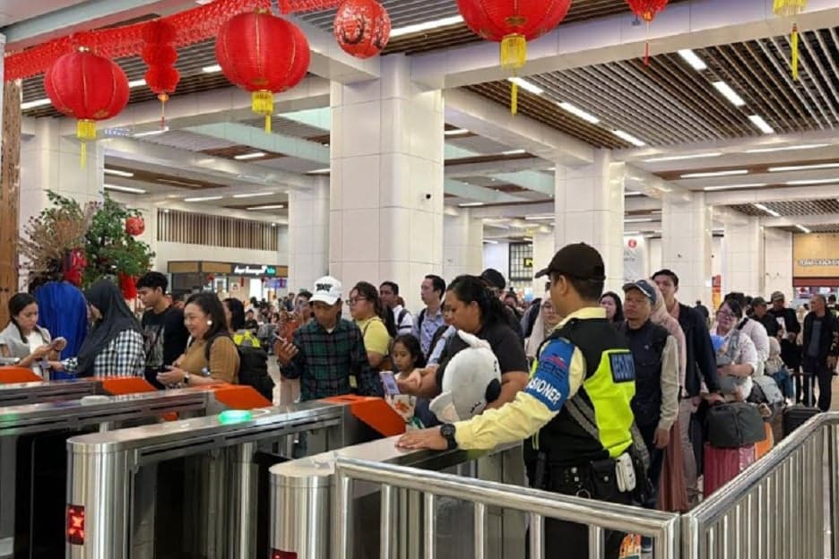 Jelang Imlek, Penumpang Whoosh Tembus 25 Ribu Orang Per Hari Jelang Imlek, Penumpang Whoosh Tembus 25 Ribu Orang Per Hari