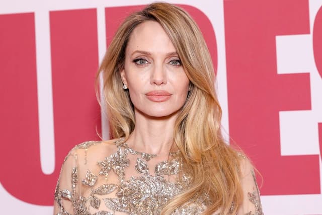 Tak Inggin Tinggal di AS, Angelina Jolie Bakal Pindah Juli Tahun Ini Tak Inggin Tinggal di AS, Angelina Jolie Bakal Pindah Juli Tahun Ini