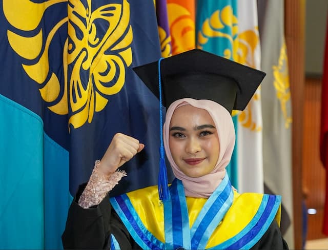 Dari Aceh Singkil ke UI, Perjuangan Maudatinur Lulus Sarjana Keperawatan 3,5 Tahun Dari Aceh Singkil ke UI, Perjuangan Maudatinur Lulus Sarjana Keperawatan 3,5 Tahun