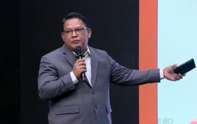 Pengacara Jokowi Jawab Roy Suryo Cs soal Perbedaan Salinan Ijazah: Itu Hanya Persoalan Fotokopi Pengacara Jokowi Jawab Roy Suryo Cs soal Perbedaan Salinan Ijazah: Itu Hanya Persoalan Fotokopi