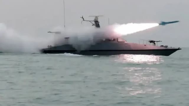 Memanas, Iran akan Tutup Sebagian Selat Hormuz selama Beberapa Jam untuk Latihan Militer Memanas, Iran akan Tutup Sebagian Selat Hormuz selama Beberapa Jam untuk Latihan Militer