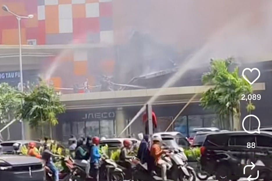 Mal Ciputra Cibubur Kebakaran, Disdamkarmat Kota Bekasi Terjunkan 2 Unit Pemadam Mal Ciputra Cibubur Kebakaran, Disdamkarmat Kota Bekasi Terjunkan 2 Unit Pemadam