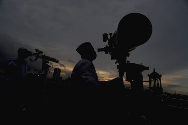 3 Penentu Awal Bulan Hijriah: Mustahil, Pasti Terlihat, dan Imkanur Rukyat 3 Penentu Awal Bulan Hijriah: Mustahil, Pasti Terlihat, dan Imkanur Rukyat