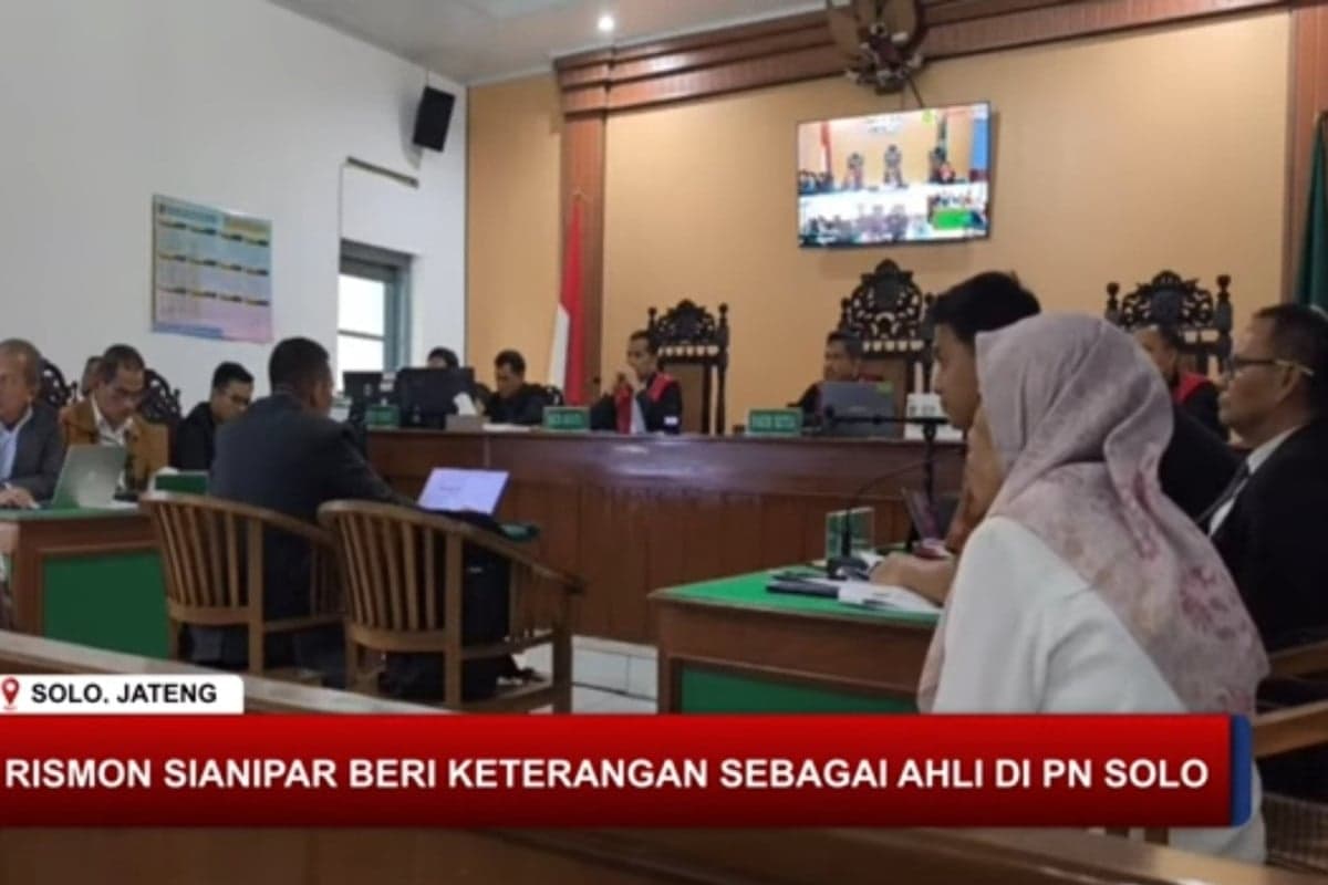 Rismon Sianipar Sebut Lembar Format Skripsi Jokowi Belum Ada di Tahun 1985 Rismon Sianipar Sebut Lembar Format Skripsi Jokowi Belum Ada di Tahun 1985
