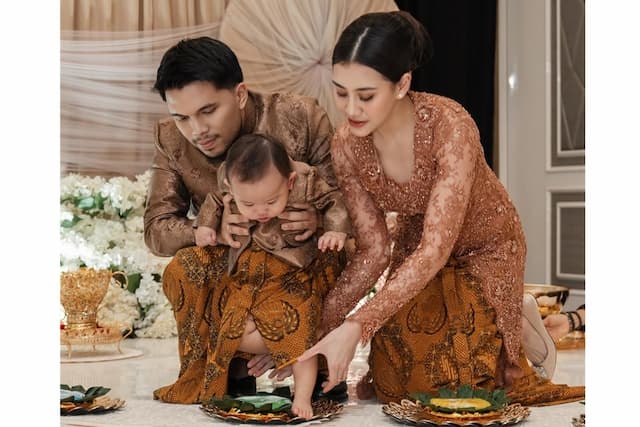 Thariq Halilintar Kesal! Isu Aurel Hermansyah Dikucilkan Dibongkar, Video Asli Bikin Netizen Salah Fokus Thariq Halilintar Kesal! Isu Aurel Hermansyah Dikucilkan Dibongkar, Video Asli Bikin Netizen Salah Fokus