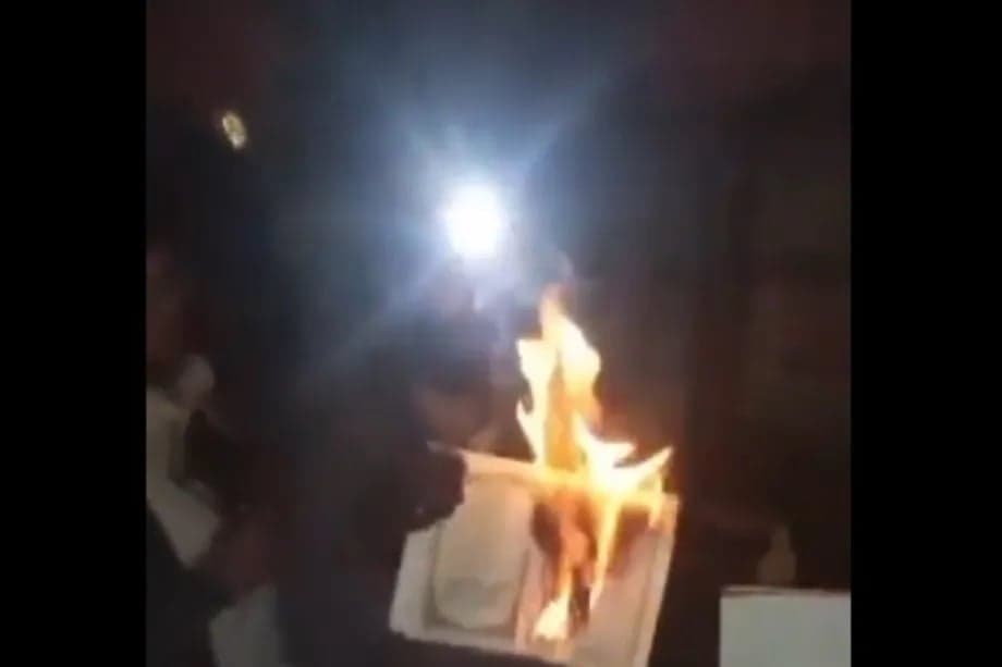 Hina Umat Islam, Pemukim Israel Bakar Salinan Al-Quran di Yerusalem Hina Umat Islam, Pemukim Israel Bakar Salinan Al-Quran di Yerusalem