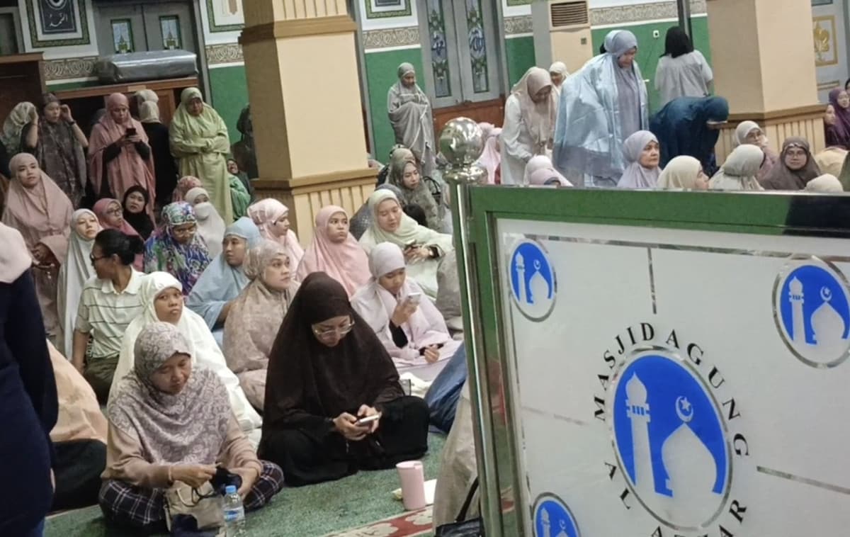 Melihat Pelaksanaan Tarawih Perdana Ramadan 1447 H di Masjid Agung Al-Azhar Melihat Pelaksanaan Tarawih Perdana Ramadan 1447 H di Masjid Agung Al-Azhar