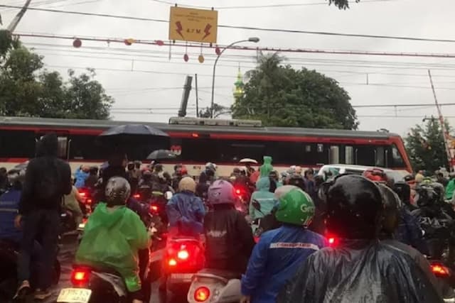 Imbas KA 806A Tertemper Truk, 20 Perjalanan Commuterline Terdampak, Ini Daftarnya Imbas KA 806A Tertemper Truk, 20 Perjalanan Commuterline Terdampak, Ini Daftarnya