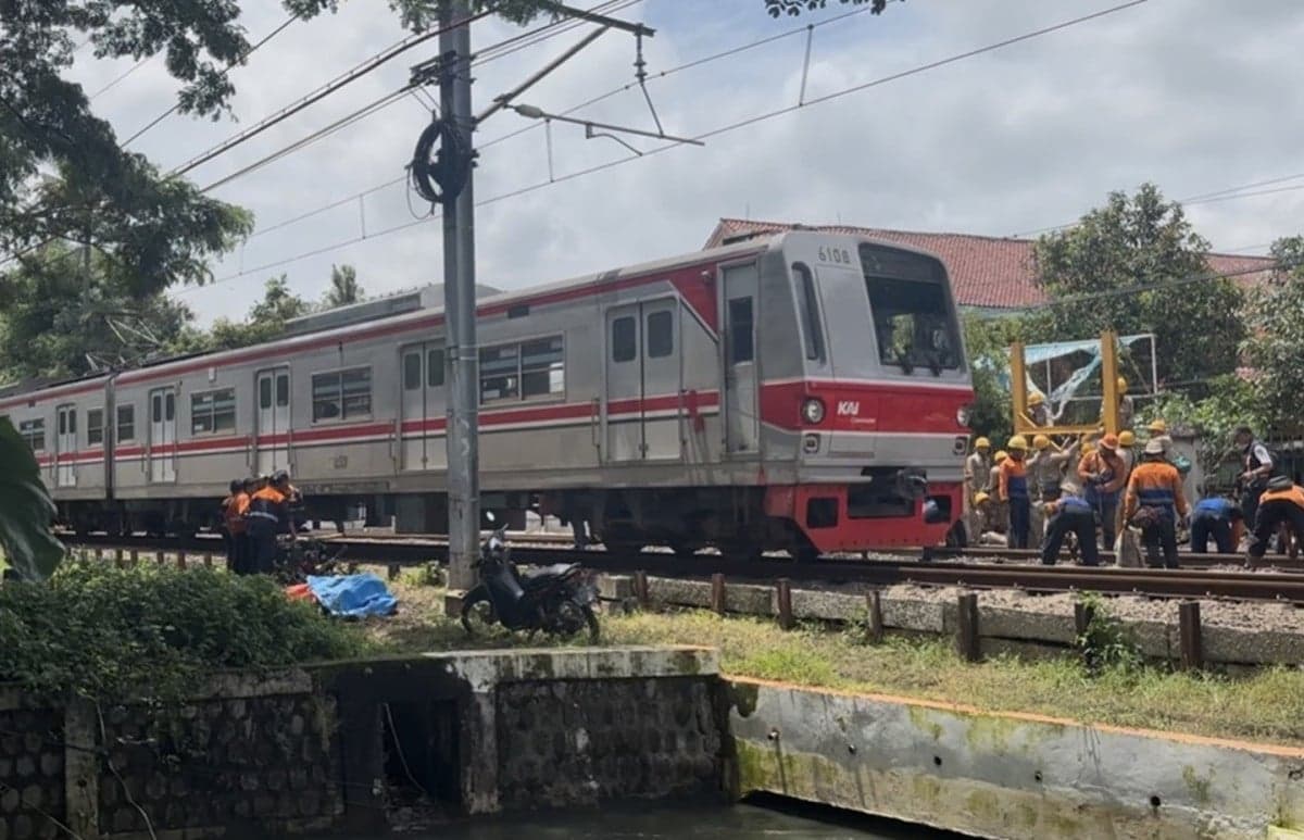 Pascainsiden Truk Tertabrak Kereta Bandara di Poris: 1 Jalur Sudah Bisa Dilalui Pascainsiden Truk Tertabrak Kereta Bandara di Poris: 1 Jalur Sudah Bisa Dilalui