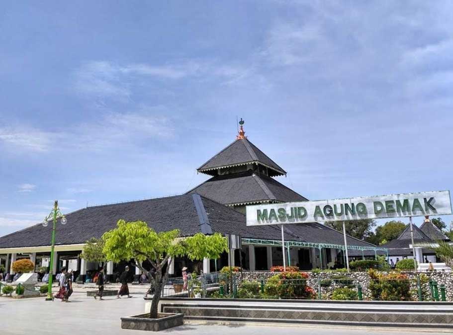 Jadwal Salat dan Imsakiyah Kota Semarang Hari Ini, 3 Ramadan 1447 H Jadwal Salat dan Imsakiyah Kota Semarang Hari Ini, 3 Ramadan 1447 H