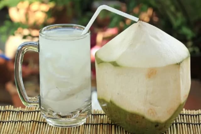 Selain Air Putih, Ini 7 Minuman Terbaik untuk Cegah Dehidrasi Saat Puasa Selain Air Putih, Ini 7 Minuman Terbaik untuk Cegah Dehidrasi Saat Puasa