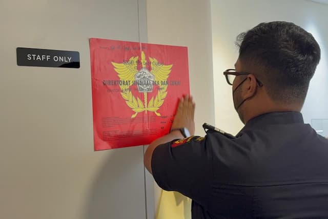 Bea Cukai Jakarta Segel Toko Perhiasan Mewah di Pluit Bea Cukai Jakarta Segel Toko Perhiasan Mewah di Pluit