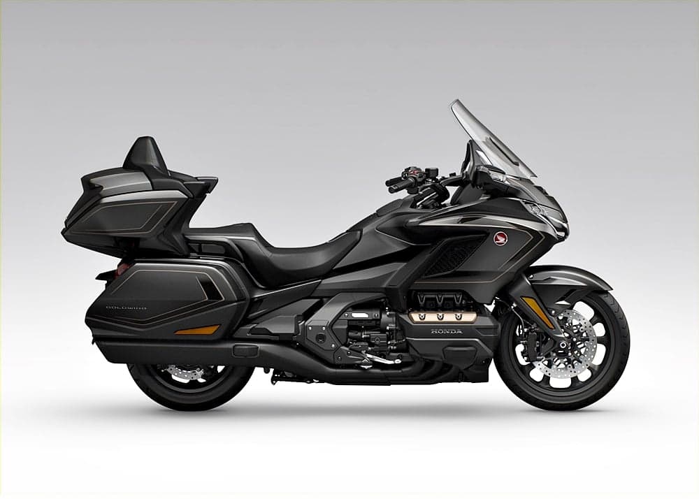 Honda Gold Wing Tour 2026 Diluncurkan, Hadirkan 2 Warna dengan Karakter Berbeda Honda Gold Wing Tour 2026 Diluncurkan, Hadirkan 2 Warna dengan Karakter Berbeda