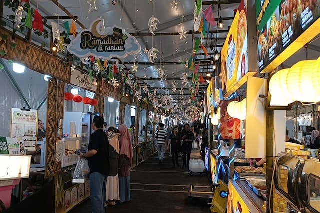 Viral di TikTok, Ramadan di Rantau di Senayan Park Diserbu Pemburu Takjil! Viral di TikTok, Ramadan di Rantau di Senayan Park Diserbu Pemburu Takjil!