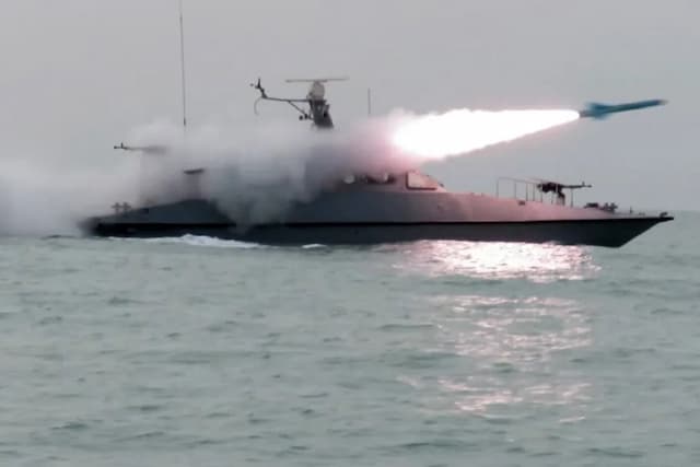 Iran Tes Sistem Rudal Sayyad-3G di Selat Hormuz, Pemanasan untuk Perang Melawan AS Iran Tes Sistem Rudal Sayyad-3G di Selat Hormuz, Pemanasan untuk Perang Melawan AS