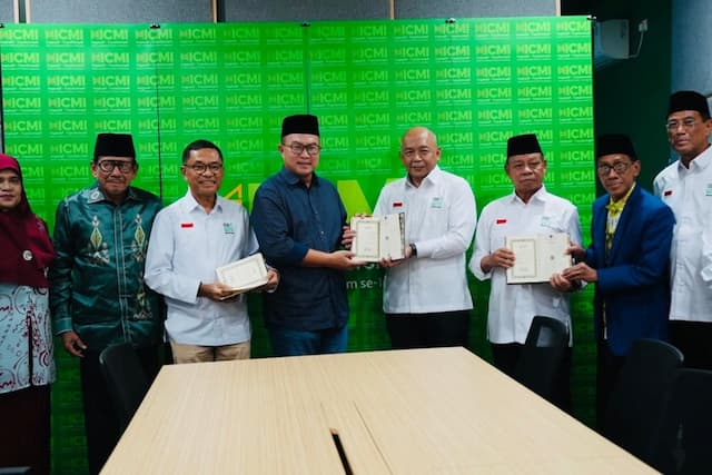 Dukung Pemenuhan Kebutuhan Al-Qur'an, Sinar Mas Wakafkan 2.000 Mushaf kepada ICMI Dukung Pemenuhan Kebutuhan Al-Qur'an, Sinar Mas Wakafkan 2.000 Mushaf kepada ICMI