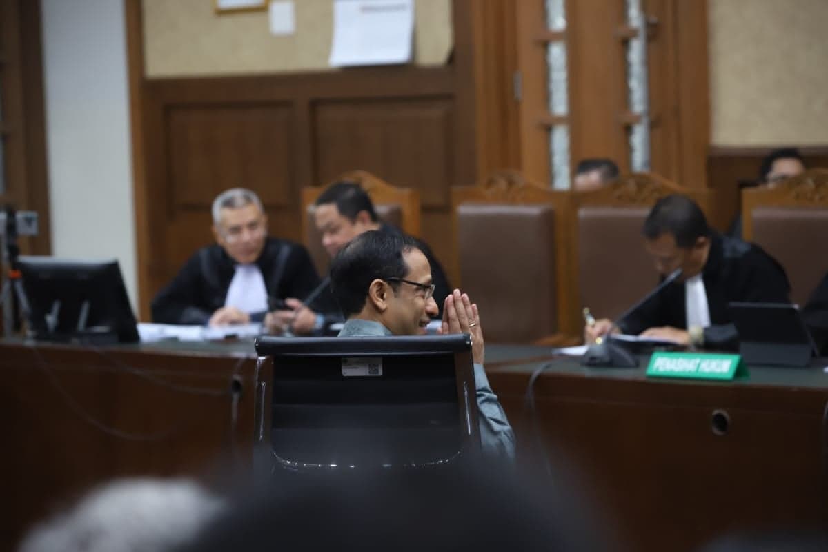 Sidang Kasus Chromebook, Nadiem Mengaku Sempat Pendarahan dan Dirawat di RS Sidang Kasus Chromebook, Nadiem Mengaku Sempat Pendarahan dan Dirawat di RS