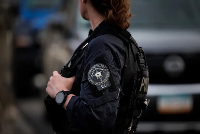 Paspampres AS Tembak Mati Pria Bersenjata karena Terobos Keamanan Kediaman Trump Paspampres AS Tembak Mati Pria Bersenjata karena Terobos Keamanan Kediaman Trump