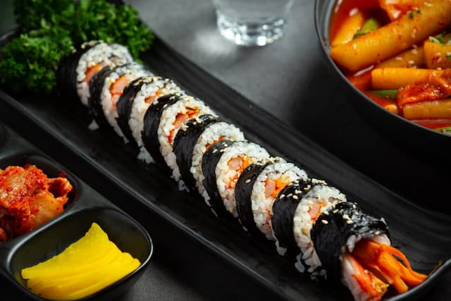 5 Rekomendasi Jajanan Korea yang Cocok untuk Takjil, Pilih Kimbab atau Odeng? 5 Rekomendasi Jajanan Korea yang Cocok untuk Takjil, Pilih Kimbab atau Odeng?