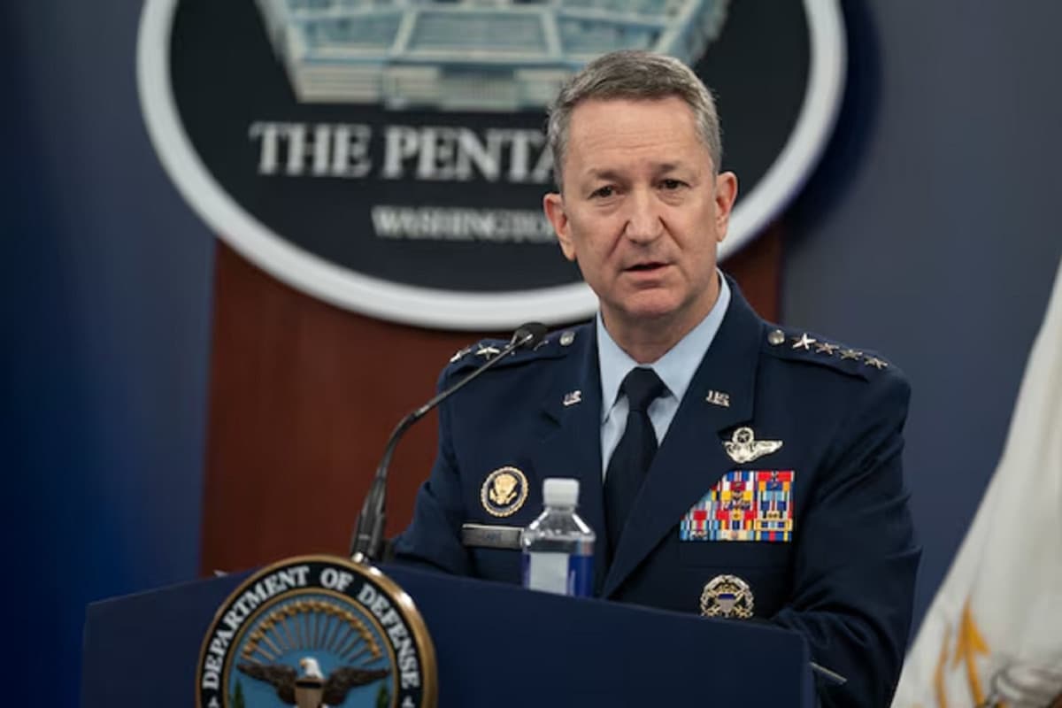 Trump Sangkal Jenderal Tertinggi AS Menentang Perang Melawan Iran Trump Sangkal Jenderal Tertinggi AS Menentang Perang Melawan Iran