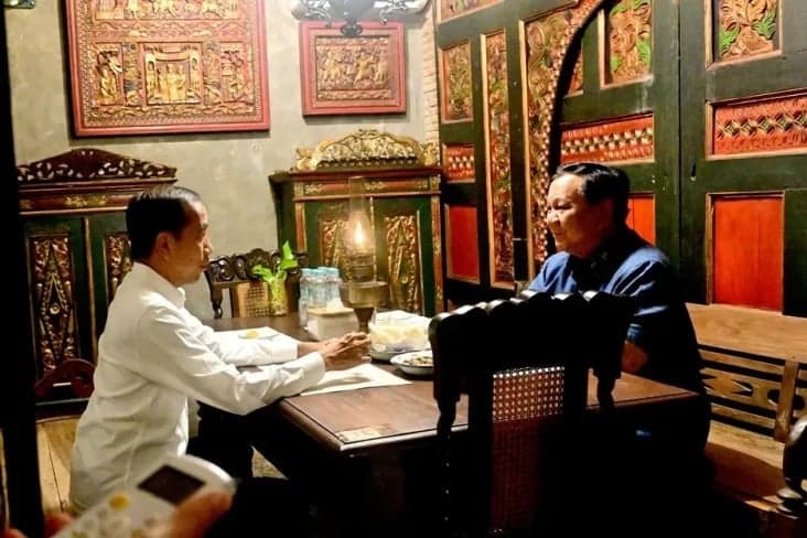 Apakah Prabowo akan Menjauh dari Jokowi? Ubedilah Badrun: 99 Persen Sangat Sulit Apakah Prabowo akan Menjauh dari Jokowi? Ubedilah Badrun: 99 Persen Sangat Sulit