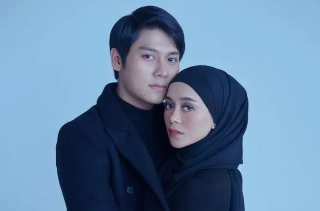 Dilaporkan Soal Hak Cipta, Rizky Billar Makin Semangat Bikin Lagu Sendiri Buat Lesti Kejora Dilaporkan Soal Hak Cipta, Rizky Billar Makin Semangat Bikin Lagu Sendiri Buat Lesti Kejora