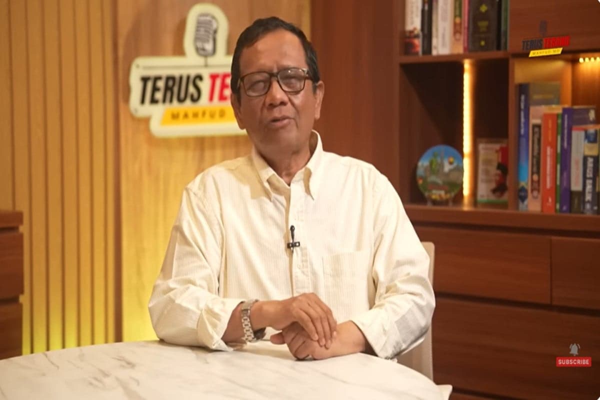 Polemik Alumni LPDP Hina Negara, Mahfud MD: Jangan Pernah Lelah Mencintai Negeri Ini Polemik Alumni LPDP Hina Negara, Mahfud MD: Jangan Pernah Lelah Mencintai Negeri Ini