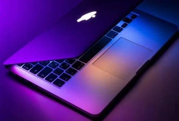 Apple Siap Kenalkan MacBook Pro dengan Layar Sentuh Akhir Tahun Apple Siap Kenalkan MacBook Pro dengan Layar Sentuh Akhir Tahun