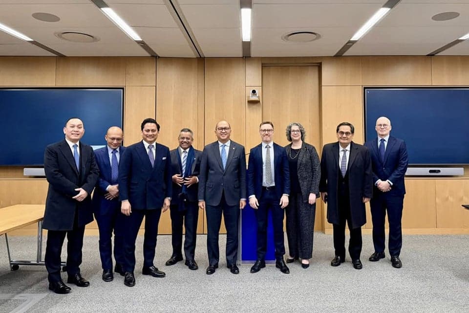 Bos Danantara Temui Pimpinan Moody's, Coba Yakinkan Ketahanan Ekonomi RI Bos Danantara Temui Pimpinan Moody's, Coba Yakinkan Ketahanan Ekonomi RI