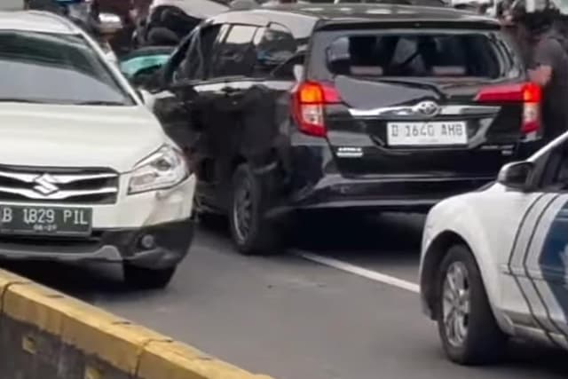 Negatif Narkoba, Sopir Mobil Ugal-ugalan di Gunung Sahari Terancam 4 Tahun Penjara Negatif Narkoba, Sopir Mobil Ugal-ugalan di Gunung Sahari Terancam 4 Tahun Penjara