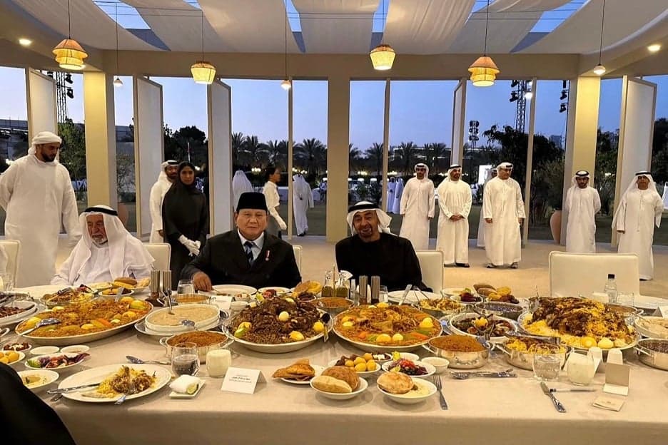 Momen Presiden Prabowo Berbuka Puasa Bersama Pangeran MBZ Momen Presiden Prabowo Berbuka Puasa Bersama Pangeran MBZ