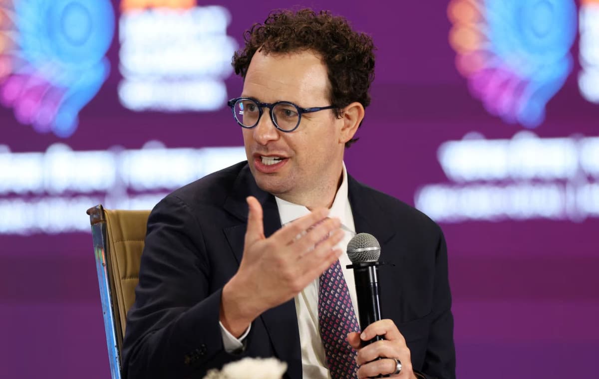 Bos Anthropic Ingatkan Tsunami AI di 2026: Kekuasaan Absolut Menumpuk di Segelintir Orang Bos Anthropic Ingatkan Tsunami AI di 2026: Kekuasaan Absolut Menumpuk di Segelintir Orang