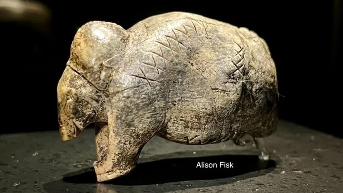 Benda Berusia 40.000 Tahun Ungkap Asal-usul Tulisan Lebih Awal dari yang Diperkirakan Benda Berusia 40.000 Tahun Ungkap Asal-usul Tulisan Lebih Awal dari yang Diperkirakan