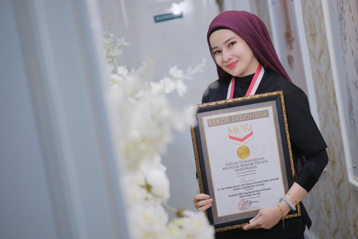 Ukir Tiga Rekor MURI Libatkan 3.500 Anak Yatim, dr. Ayu Widyaningrum Cetak Sejarah di Ramadan 2026 Ukir Tiga Rekor MURI Libatkan 3.500 Anak Yatim, dr. Ayu Widyaningrum Cetak Sejarah di Ramadan 2026