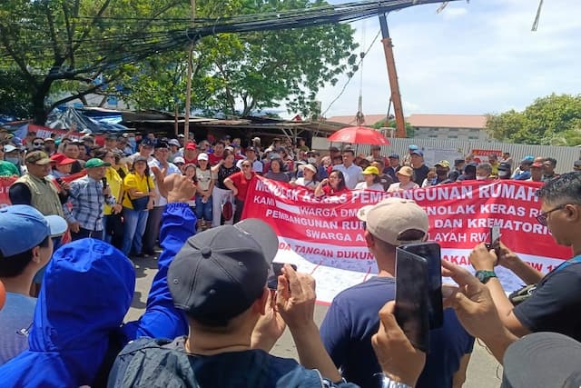 Warga Kalideres Tolak Pembangunan Rumah Duka dan Krematorium di Utan Jati Warga Kalideres Tolak Pembangunan Rumah Duka dan Krematorium di Utan Jati