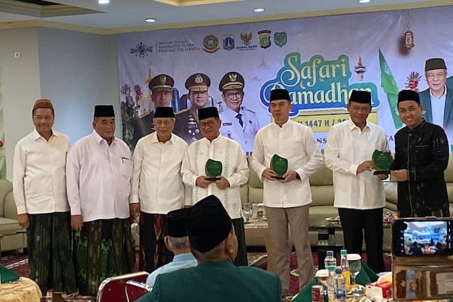 Safari Ramadan di Ponpes Al Hamid Cipayung, Pramono Anung Ajak Warga Jaga Keteduhan Safari Ramadan di Ponpes Al Hamid Cipayung, Pramono Anung Ajak Warga Jaga Keteduhan