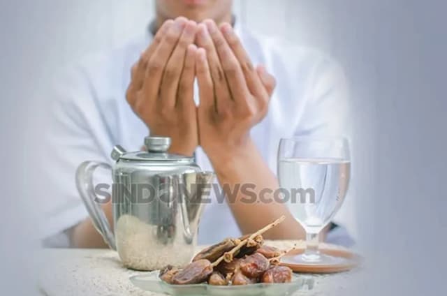 Tips Buka Puasa Sehat Ala Ade Rai: Olahraga Sebelum Magrib hingga Atur Karbohidrat Tips Buka Puasa Sehat Ala Ade Rai: Olahraga Sebelum Magrib hingga Atur Karbohidrat
