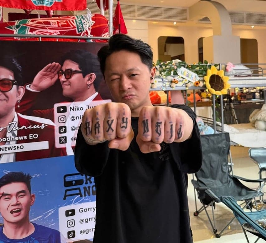 DJ Bravy Tato Nama Anak Erika Carlina di Tangan, Ungkap Makna Haru DJ Bravy Tato Nama Anak Erika Carlina di Tangan, Ungkap Makna Haru