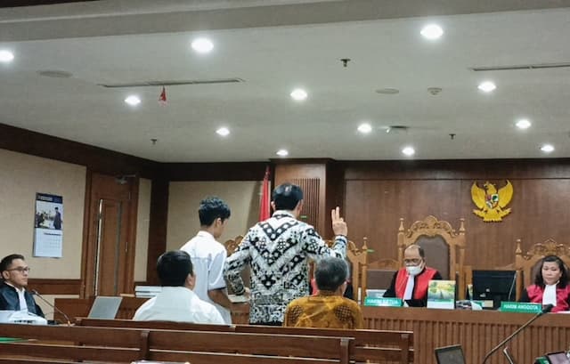 Ahok Terheran Baru Menjabat Komisaris Utama BUMN Langsung Terima Laporan Kerugian Penjualan LNG Ahok Terheran Baru Menjabat Komisaris Utama BUMN Langsung Terima Laporan Kerugian Penjualan LNG