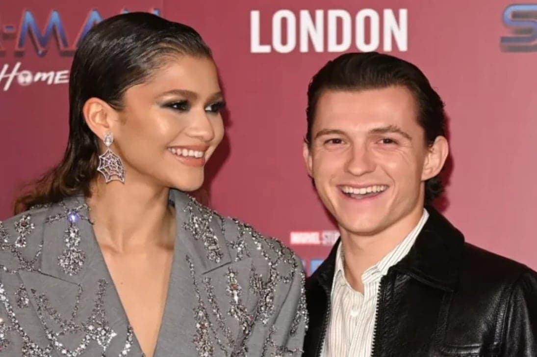 Zendaya dan Tom Holland Dikabarkan Resmi Menikah! Zendaya dan Tom Holland Dikabarkan Resmi Menikah!