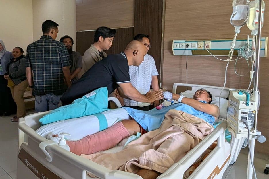 Alami Kecelakaan, Bos Rokok HS Berikan Beasiswa bagi Korban hingga Kuliah Alami Kecelakaan, Bos Rokok HS Berikan Beasiswa bagi Korban hingga Kuliah