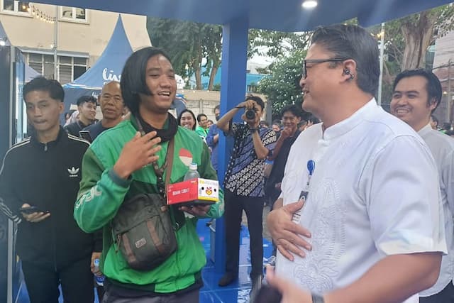 Program Berbagi Takjil, Bank Mandiri Permudah Warga Surabaya Berbuka Puasa Program Berbagi Takjil, Bank Mandiri Permudah Warga Surabaya Berbuka Puasa