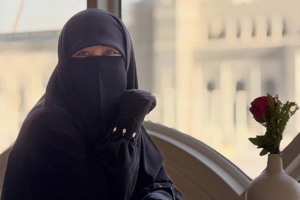 Penerbangan Ditutup, Jemaah Umrah Umi Pipik Tertunda Berangkat ke Tanah Suci Penerbangan Ditutup, Jemaah Umrah Umi Pipik Tertunda Berangkat ke Tanah Suci