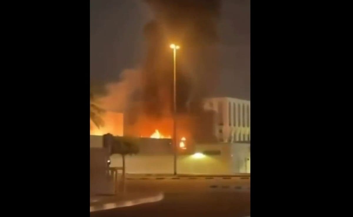 Perlawanan Teheran Makin Ganas, Konsulat AS di Dubai Diserang Drone Iran Perlawanan Teheran Makin Ganas, Konsulat AS di Dubai Diserang Drone Iran