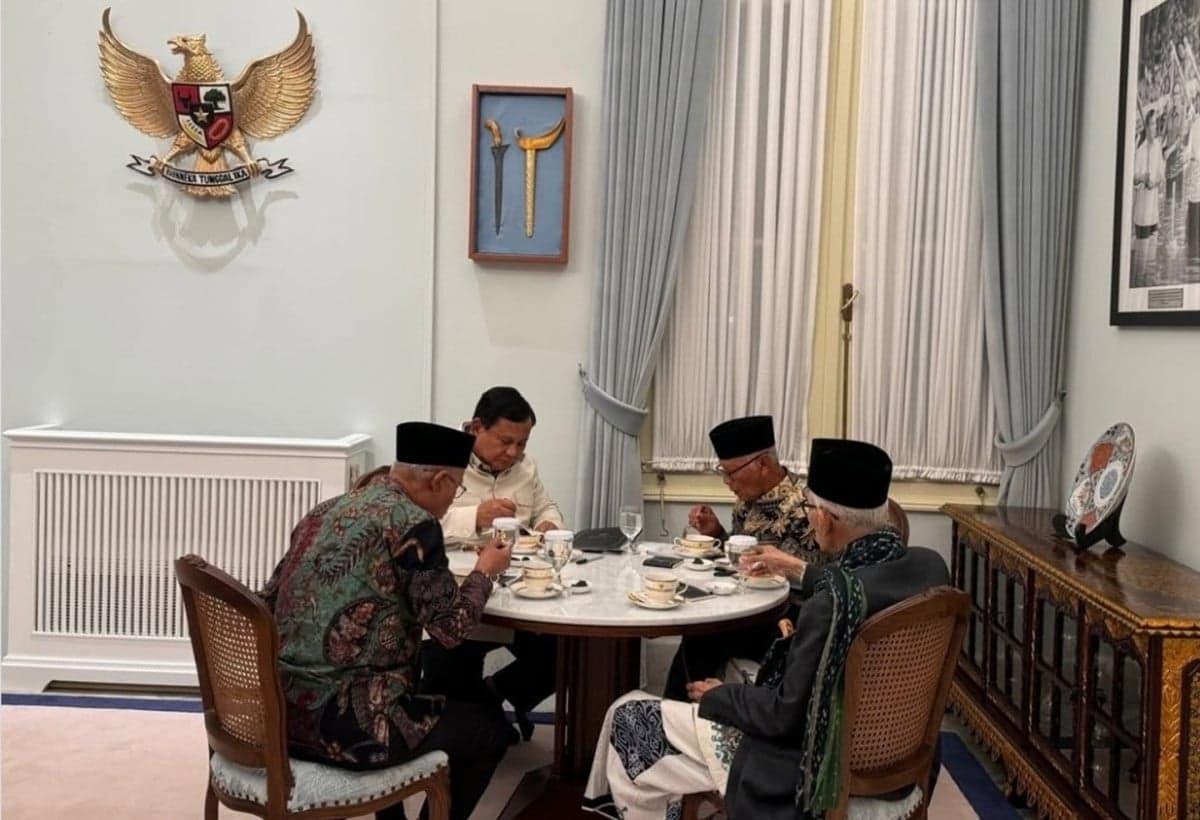 Prabowo Buka Puasa Satu Meja Bersama 3 Ulama di Istana Merdeka Prabowo Buka Puasa Satu Meja Bersama 3 Ulama di Istana Merdeka