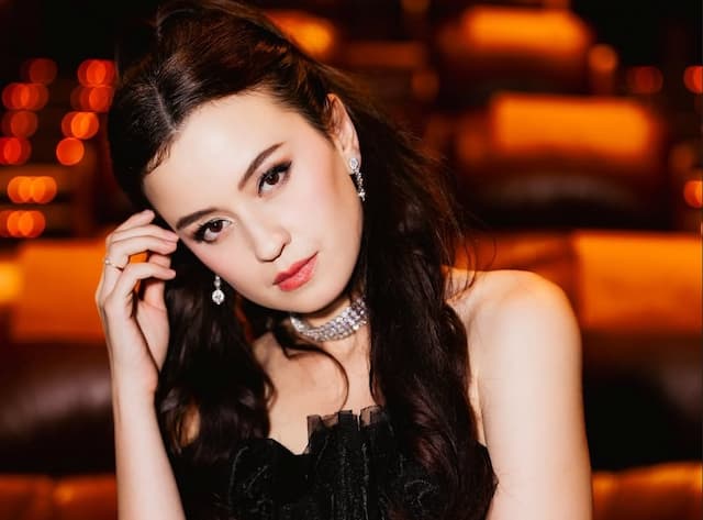 Kimberly Ryder Ungkap Alasan Tetap Umrah di Tengah Konflik Timur Tengah Kimberly Ryder Ungkap Alasan Tetap Umrah di Tengah Konflik Timur Tengah