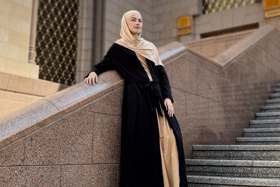 Umrah di Bulan Ramadan, Kimberly Ryder Berdoa Minta Jodoh Terbaik Umrah di Bulan Ramadan, Kimberly Ryder Berdoa Minta Jodoh Terbaik