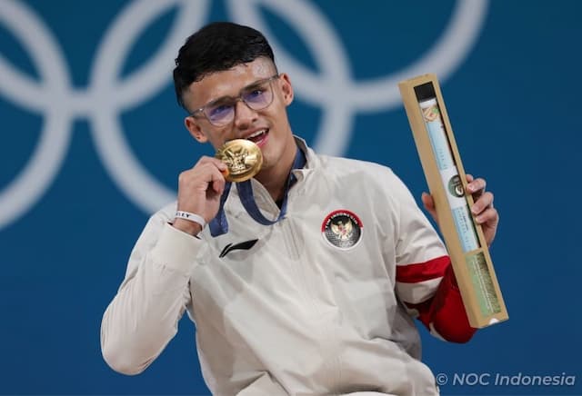 Lifter Indonesia Rizki Juniansyah Terima 2 Sertifikat Penghargaan dari Guinness World Records Lifter Indonesia Rizki Juniansyah Terima 2 Sertifikat Penghargaan dari Guinness World Records